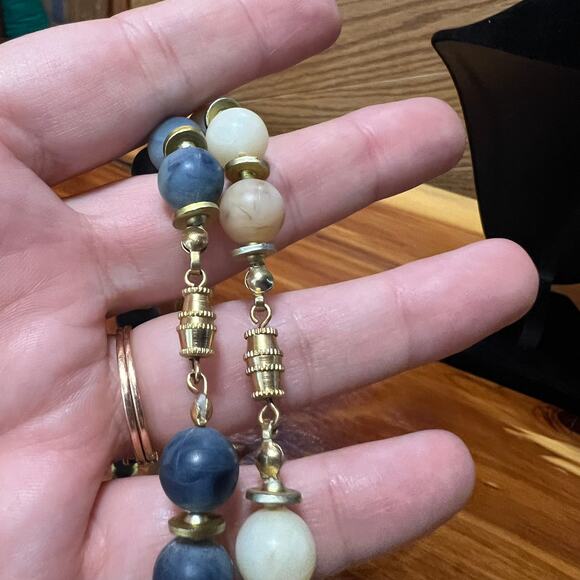 Vintage Beaded Faux Pearl Necklace Lot 2 Strands Blues & Cream Tones Screw Clasp - Picture 3 of 7